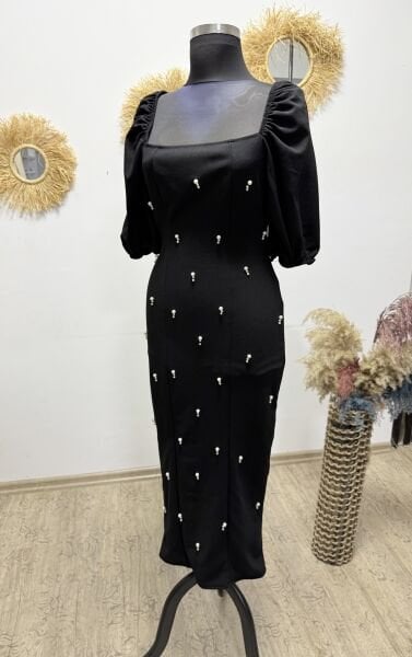 İnci detayli Elbise