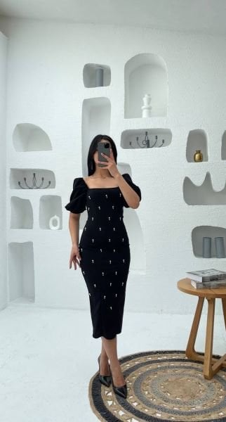 İnci detayli Elbise