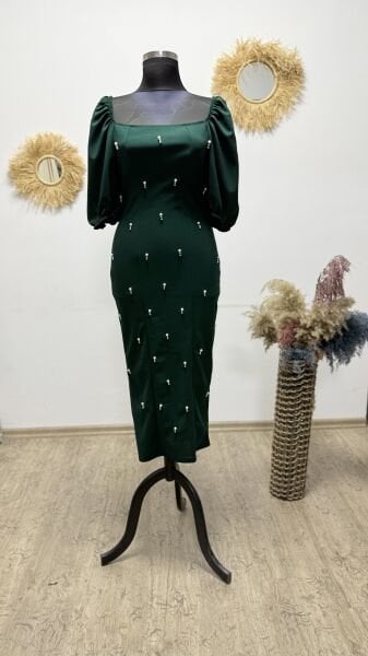 İnci detayli Elbise